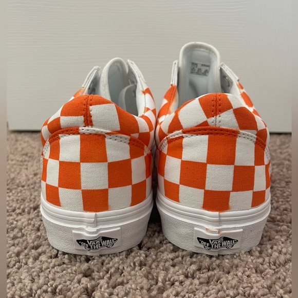 NWOT Vans Old Skool Orange And White Checkered Shoes - Picture 4 of 6